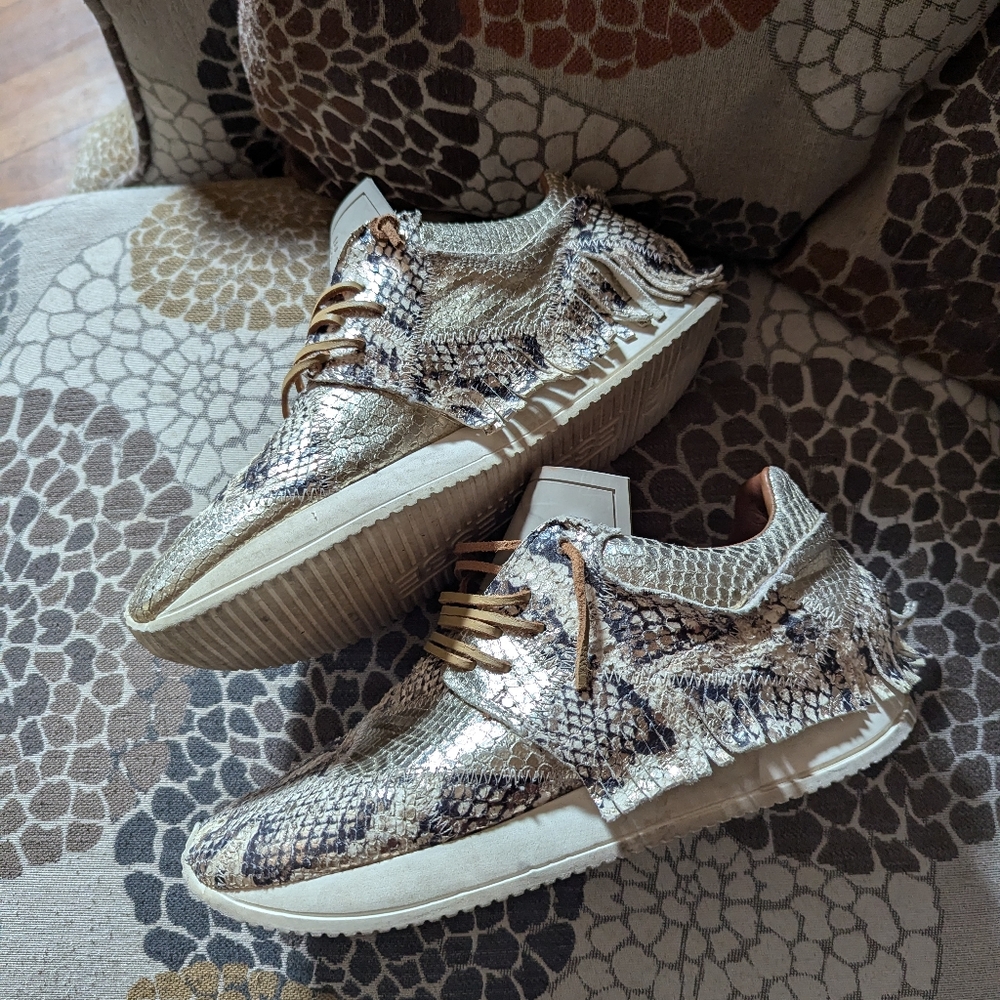 Esse Ut Esse lamb leather fringed python print sn… - image 9